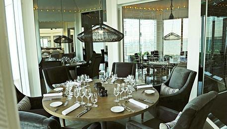 Keanggunan Pesisir: Perjalanan Kuliner di Marienlyst Beach Hotel