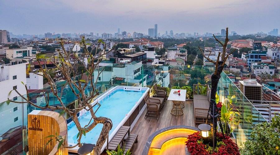 Peridot: Menjelajahi Masa Depan Kuliner Berkelanjutan di Puncak The Henderson